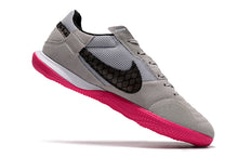 Carregar imagem no visualizador da galeria, CHUTEIRA NIKE STREET GATO FUTSAL
