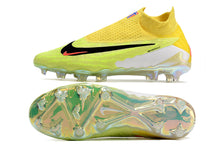 Carregar imagem no visualizador da galeria, Nike Gripknit Phantom GX Elite Dynamic Fit FG
