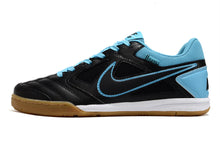 Carregar imagem no visualizador da galeria, Futsal Supreme x Nike SB Gato
