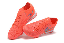 Carregar imagem no visualizador da galeria, SOCIETY Nike Gripknit Phantom LUNA Elite FG
