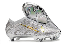 Carregar imagem no visualizador da galeria, CHUTEIRA NIKE MERCURIAL VAPOR 15 TRAVA MISTA (removível)

