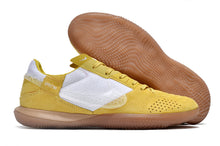 Carregar imagem no visualizador da galeria, CHUTEIRA NIKE STREET GATO FUTSAL
