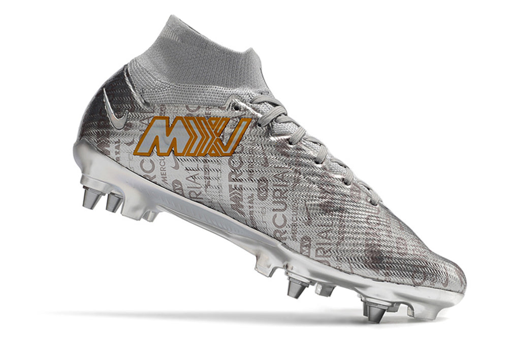 CHUTEIRA NIKE MERCURIAL SUPERFLY 9 TRAVA MISTA (removível)