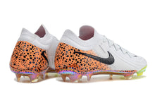 Carregar imagem no visualizador da galeria, CHUTEIRA NIKE PHANTOM GX2 ELITE CAMPO
