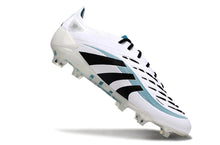 Carregar imagem no visualizador da galeria, Chuteira Adidas Predator Elite 25 Campo
