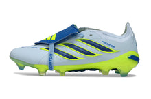 Carregar imagem no visualizador da galeria, Chuteira Adidas Predator Tongue 26 Elite FG

