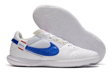 Carregar imagem no visualizador da galeria, CHUTEIRA NIKE STREET GATO FUTSAL
