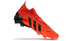 Carregar imagem no visualizador da galeria, Chuteira Adidas Predator Freak.1 Campo FG
