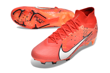Carregar imagem no visualizador da galeria, CHUTEIRA NIKE MERCURIAL SUPERFLY 9 ELITE CAMPO
