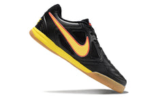 Carregar imagem no visualizador da galeria, Futsal Supreme x Nike SB Gato
