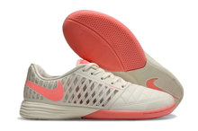 Carregar imagem no visualizador da galeria, CHUTEIRA NIKE LUNAR GATO FUTSAL
