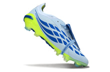 Carregar imagem no visualizador da galeria, Chuteira Adidas Predator Tongue 26 Elite FG
