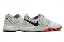 Carregar imagem no visualizador da galeria, CHUTEIRA NIKE LUNAR GATO FUTSAL
