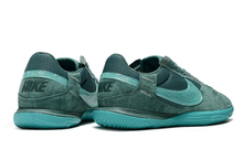 Carregar imagem no visualizador da galeria, CHUTEIRA NIKE STREET GATO FUTSAL
