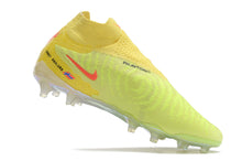 Carregar imagem no visualizador da galeria, Nike Gripknit Phantom GX Elite Dynamic Fit FG

